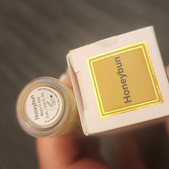 Too Faced Born This Way Ethereal Light Illuminating Smoothing Concealer - Picture 2 of 5